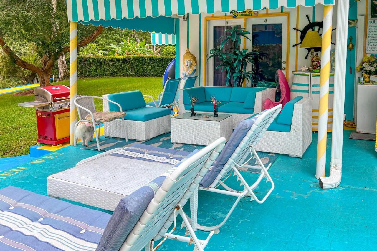 Pams Mermaid House With Riverfront Yard And Lanai! Apartment Weeki Wachee Exterior photo